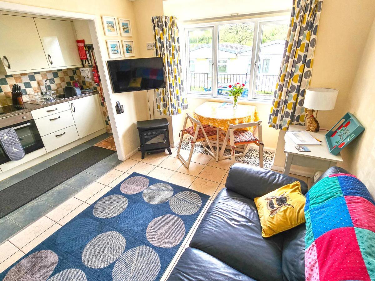 Dart Haven - Cheerful Holiday Bungalow In Galmpton Luaran gambar